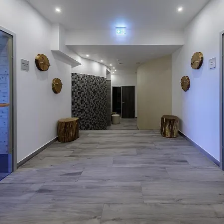 Zwei Wasser - Torhauser Alte Seefahrtschule Aparthotel