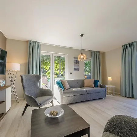 Zwei Wasser - Torhauser Alte Seefahrtschule Aparthotel *