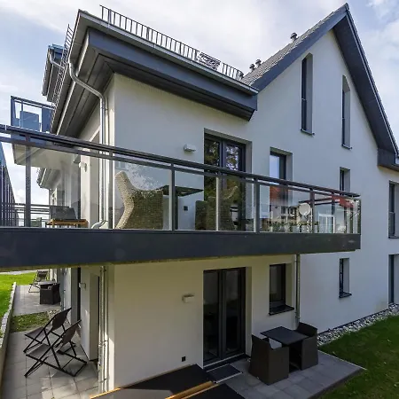 Zwei Wasser - Torhauser Alte Seefahrtschule Wustrow (Fischland)