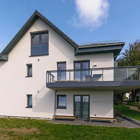 Zwei Wasser - Torhauser Alte Seefahrtschule Aparthotel